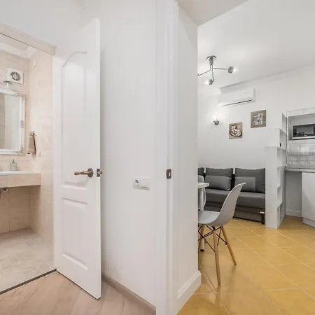 Apartment Uspenska Near Sea And Center Of City Odesa
