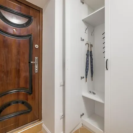 Apartment Uspenska Near Sea And Center Of City *